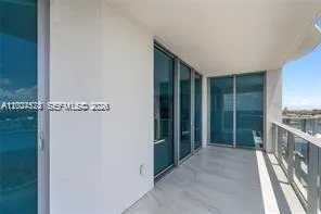 17111 Biscayne Blvd #1210 North Miami Beach, FL 33160