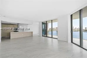 17111 Biscayne Blvd #1210 North Miami Beach, FL 33160