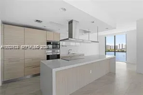 17111 Biscayne Blvd #1210 North Miami Beach, FL 33160