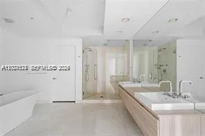 17111 Biscayne Blvd #1210 North Miami Beach, FL 33160