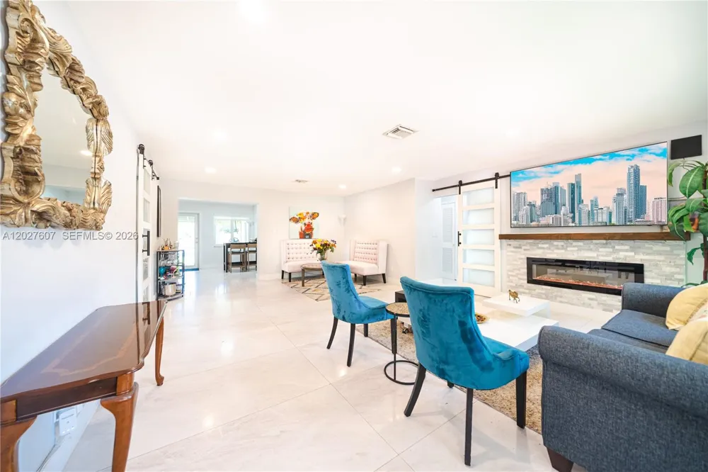1101 NE 5th St Hallandale Beach, FL 33009
