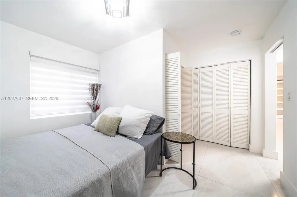 1101 NE 5th St Hallandale Beach, FL 33009