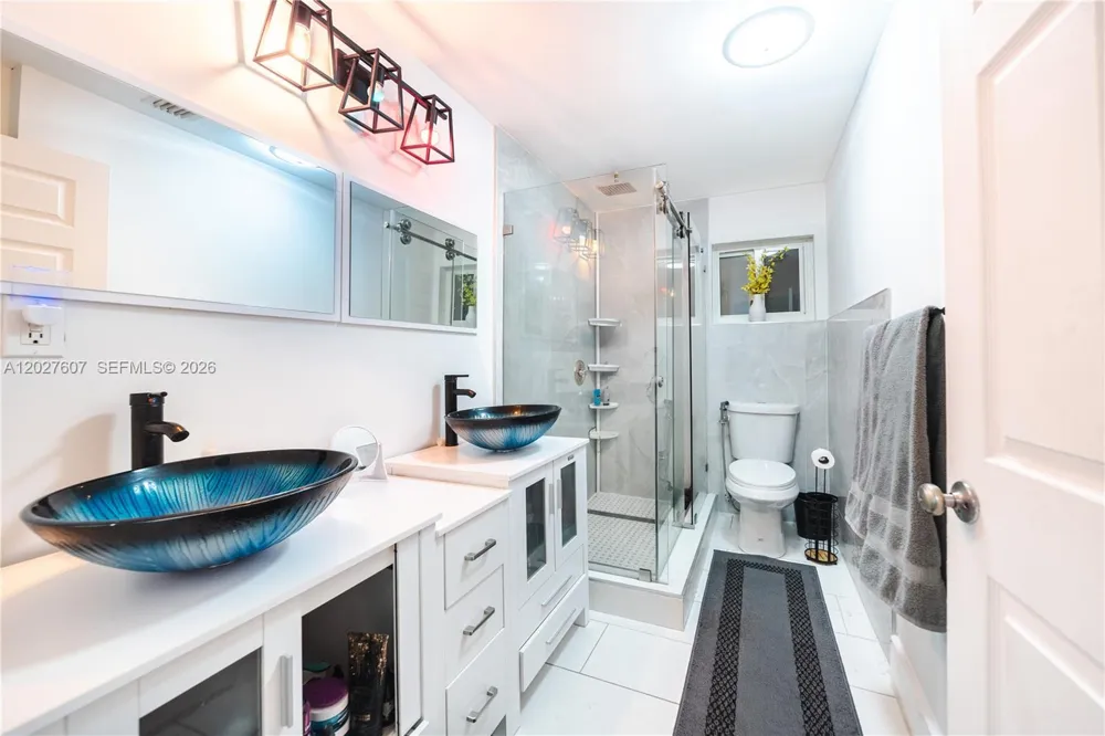 1101 NE 5th St Hallandale Beach, FL 33009