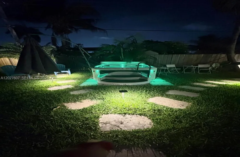 1101 NE 5th St Hallandale Beach, FL 33009