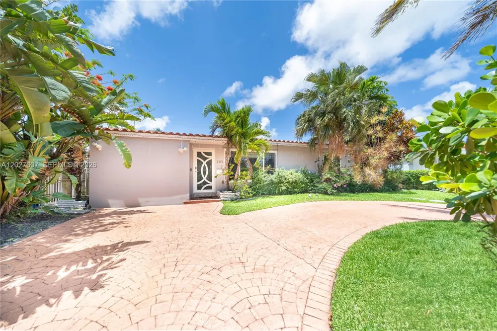 1101 NE 5th St Hallandale Beach, FL 33009