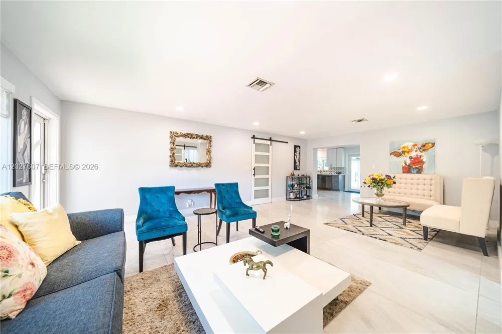 1101 NE 5th St Hallandale Beach, FL 33009