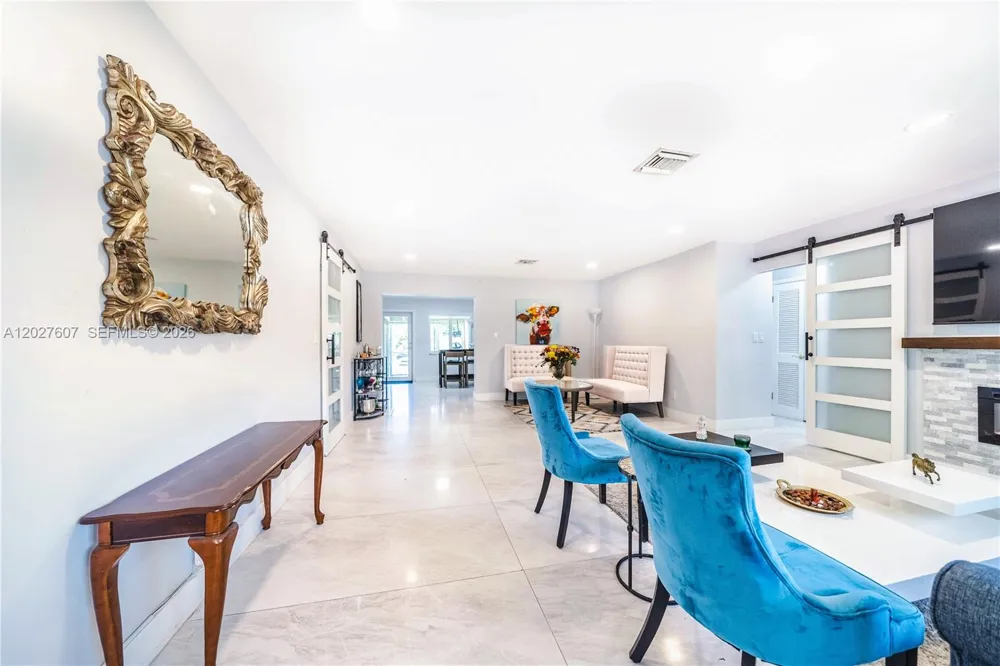 1101 NE 5th St Hallandale Beach, FL 33009