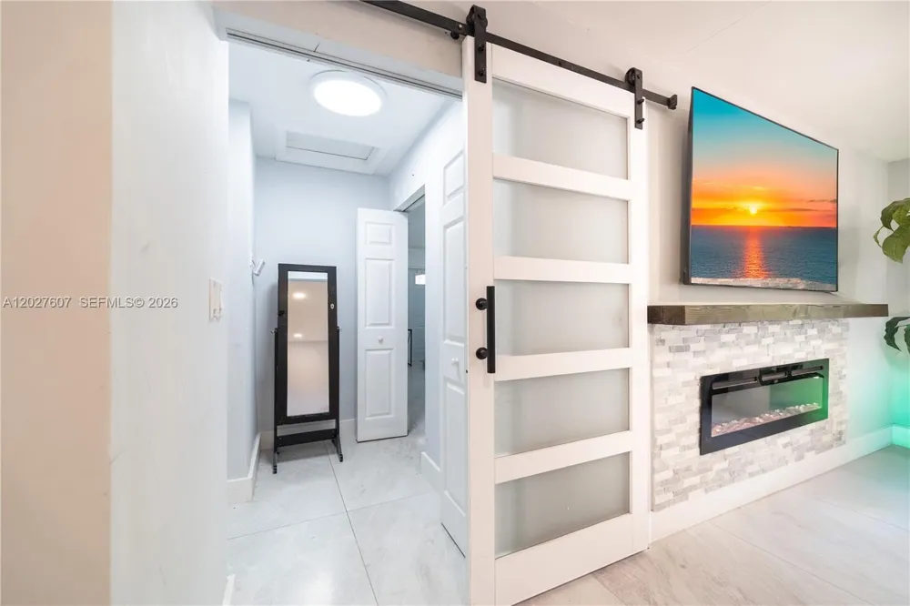 1101 NE 5th St Hallandale Beach, FL 33009