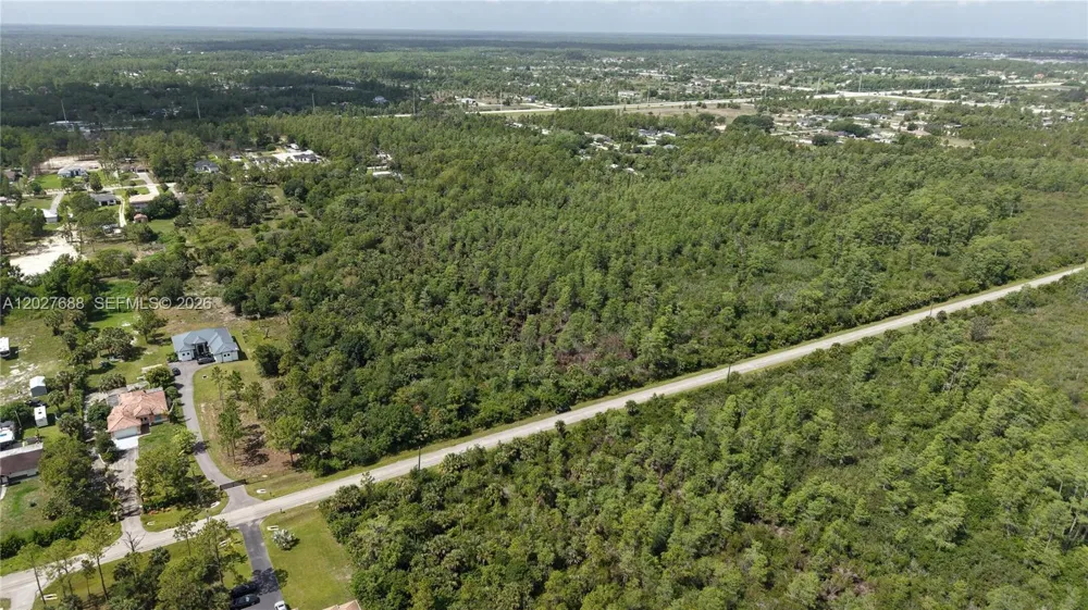 37th Avenue NE Naples, FL 34120
