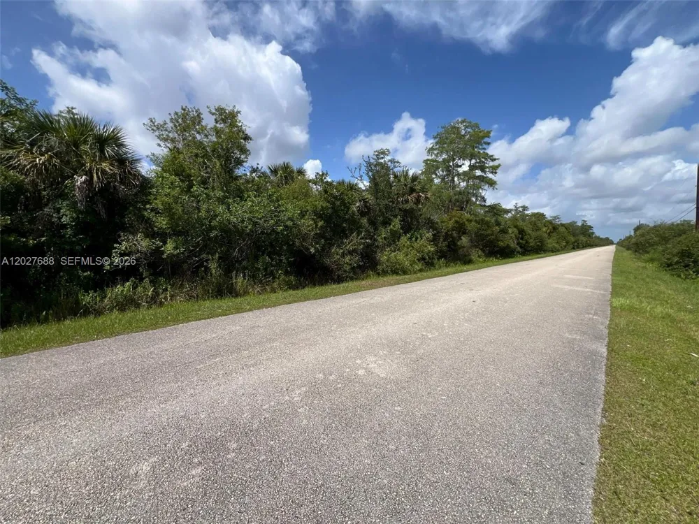 37th Avenue NE Naples, FL 34120