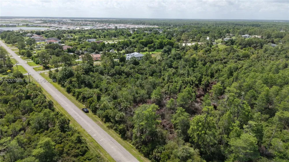37th Avenue NE Naples, FL 34120