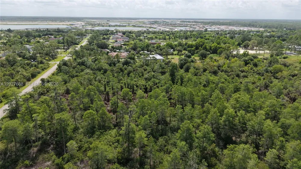 37th Avenue NE Naples, FL 34120