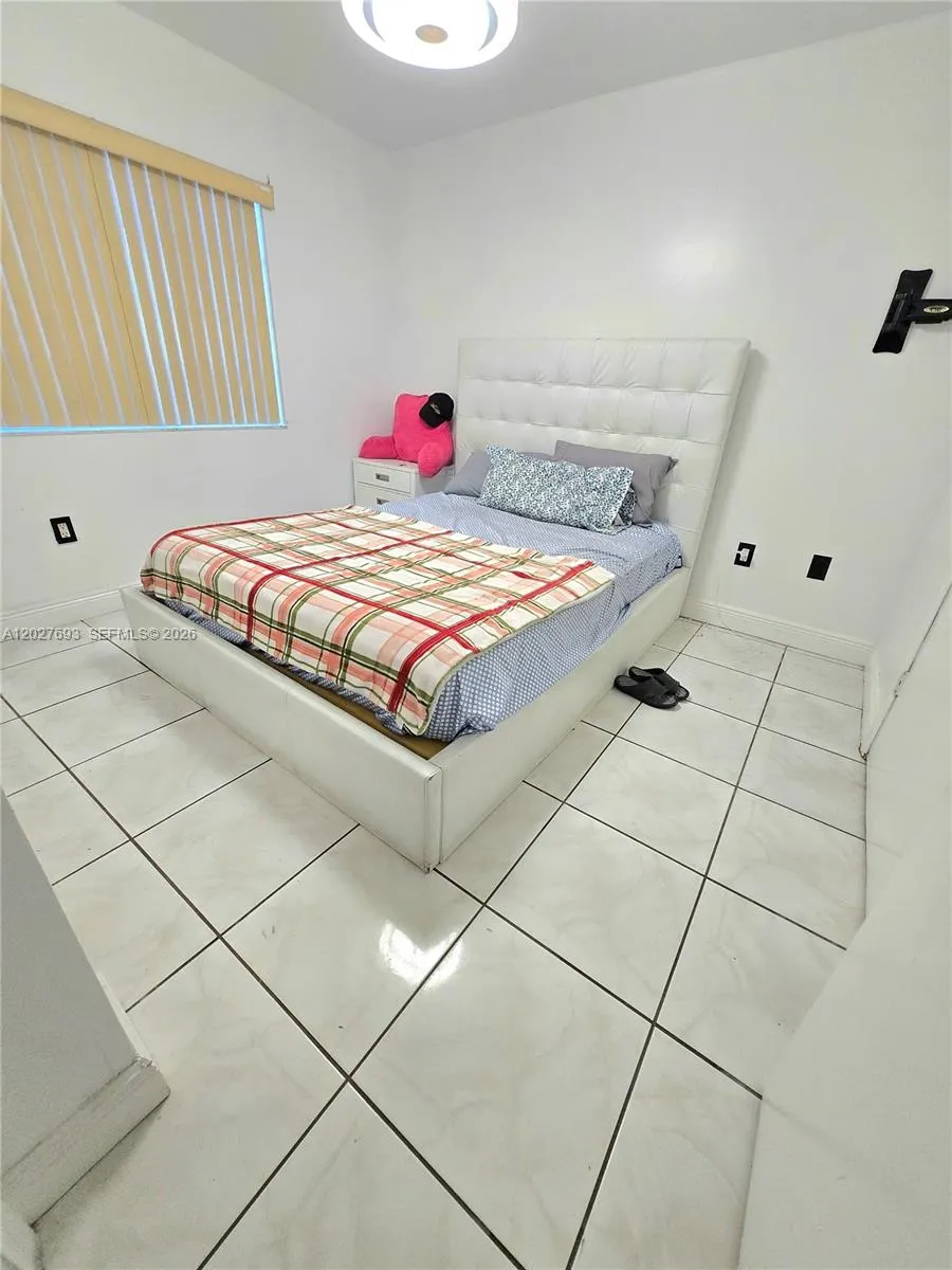 7255 NW 173rd Dr #801-8 Hialeah, FL 33015