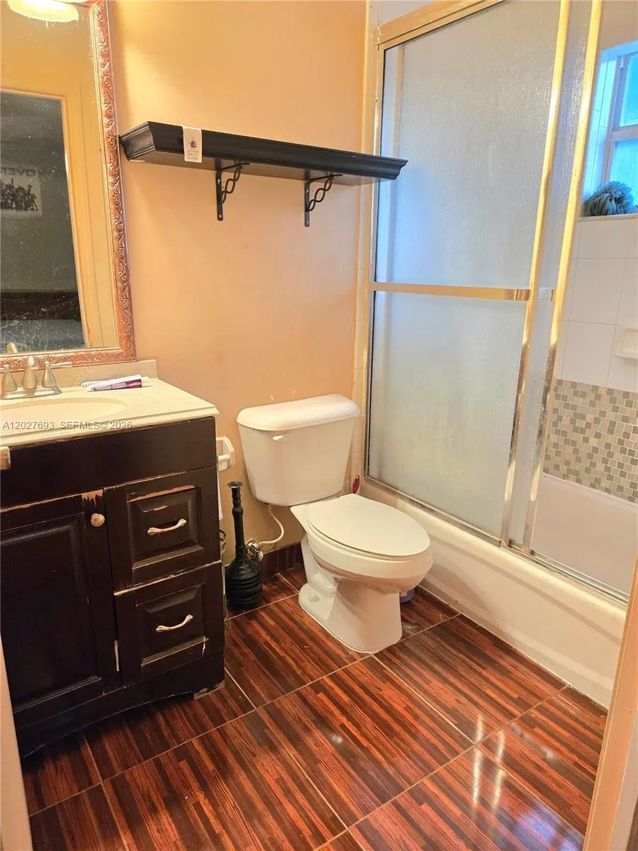 7255 NW 173rd Dr #801-8 Hialeah, FL 33015