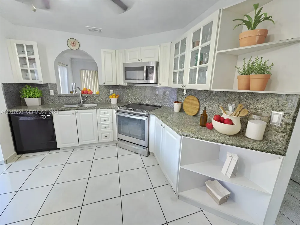 7255 NW 173rd Dr #801-8 Hialeah, FL 33015