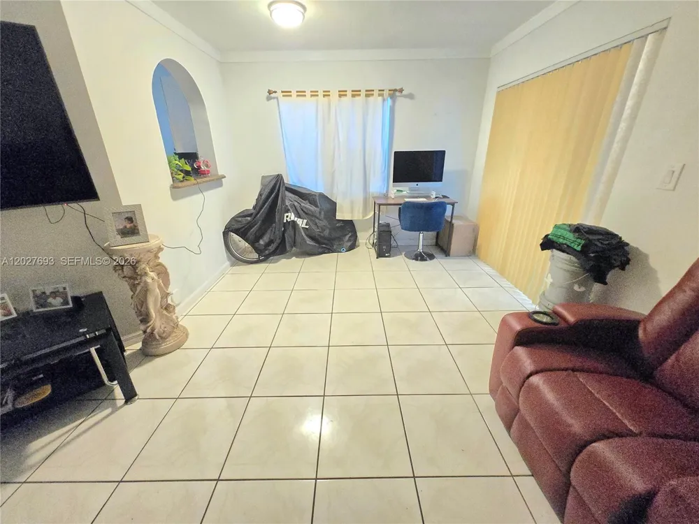 7255 NW 173rd Dr #801-8 Hialeah, FL 33015