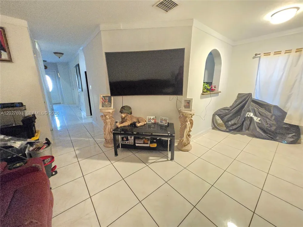 7255 NW 173rd Dr #801-8 Hialeah, FL 33015