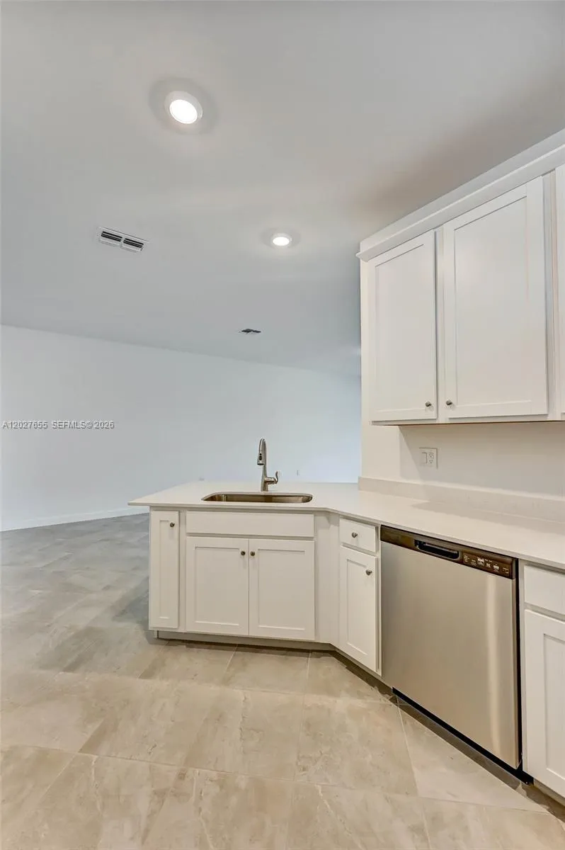 20545 HAZELNUT CT #. Lehigh Acres, FL 33936