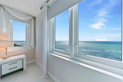 2301 Collins Ave #1210