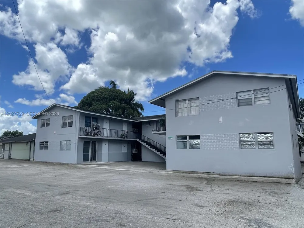332 SW 3rd St #5 Belle Glade, FL 33430