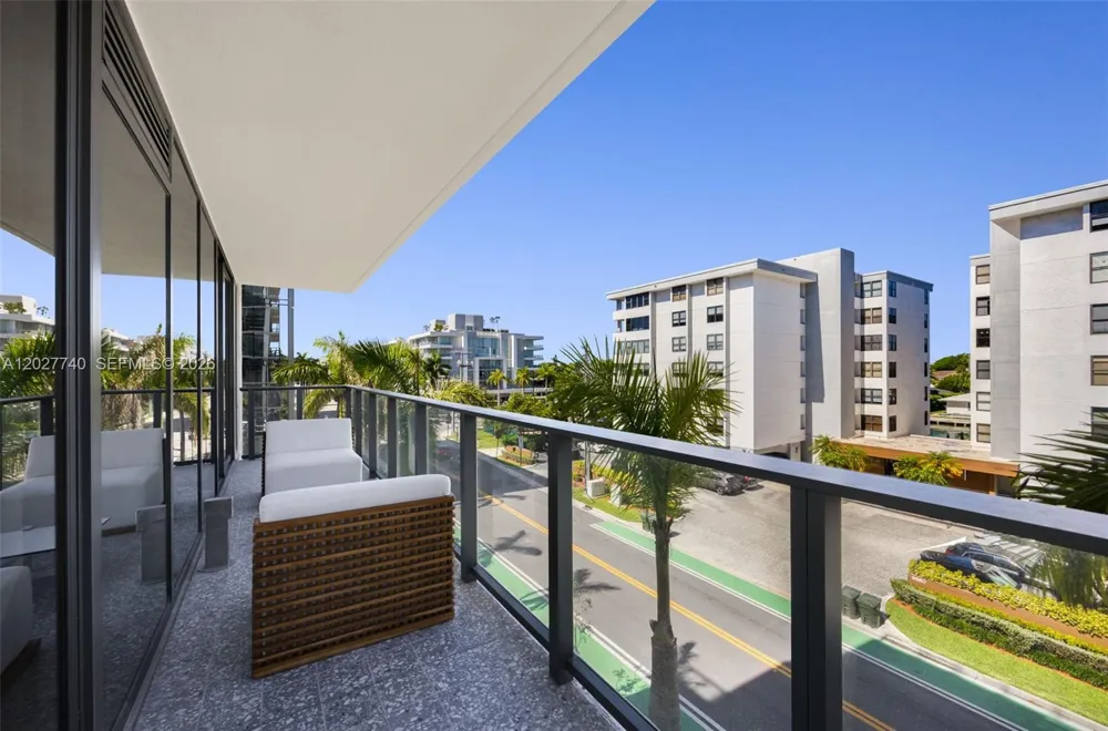 1177 Kane Concourse #404 Bay Harbor Islands, FL 33154
