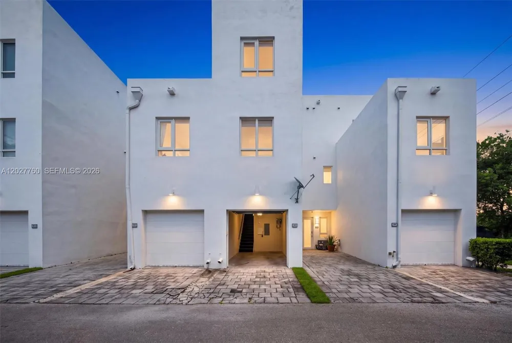 6310 NW 103rd Pl #202 Doral, FL 33178