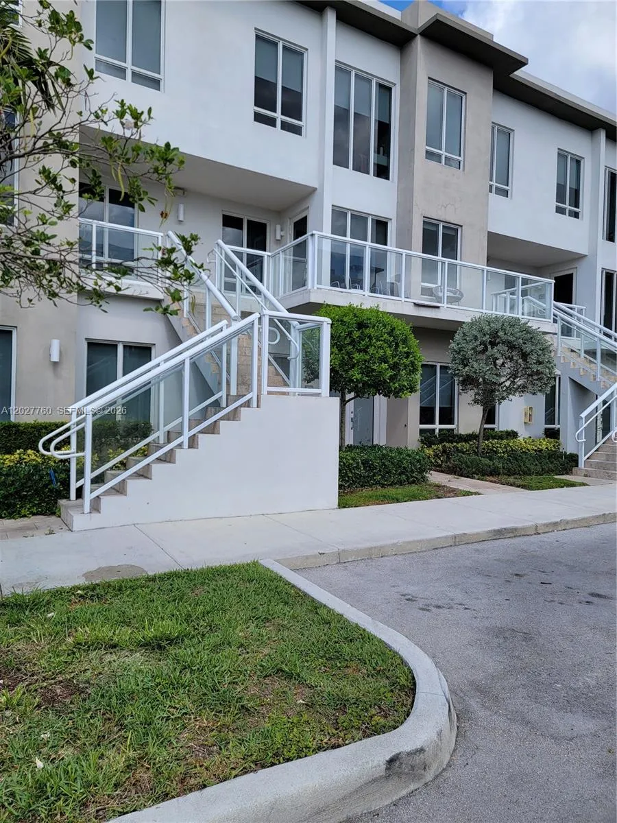 6310 NW 103rd Pl #202 Doral, FL 33178