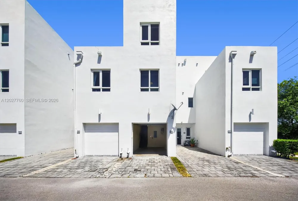 6310 NW 103rd Pl #202 Doral, FL 33178