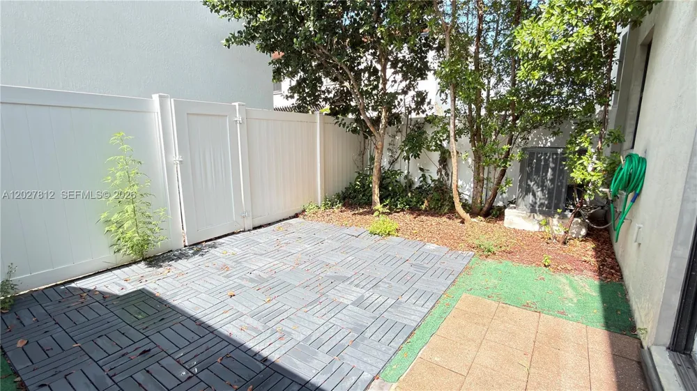 3342 W 104th Ter Hialeah, FL 33018