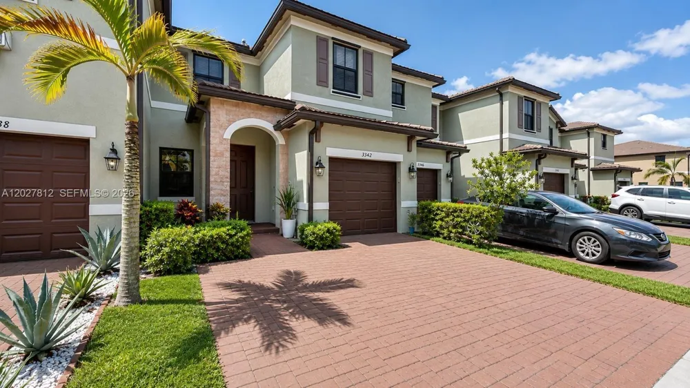 3342 W 104th Ter Hialeah, FL 33018