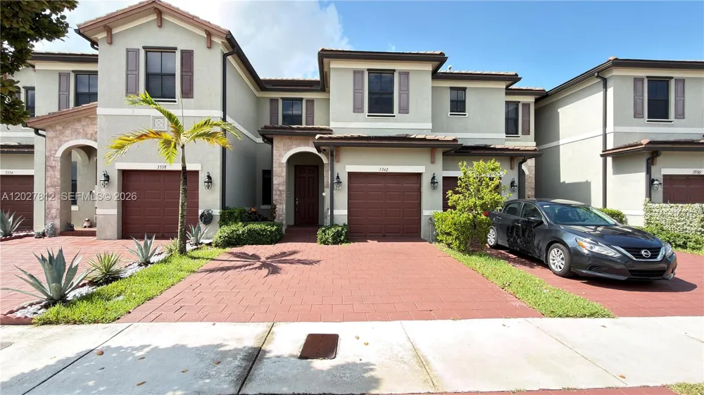 3342 W 104th Ter Hialeah, FL 33018