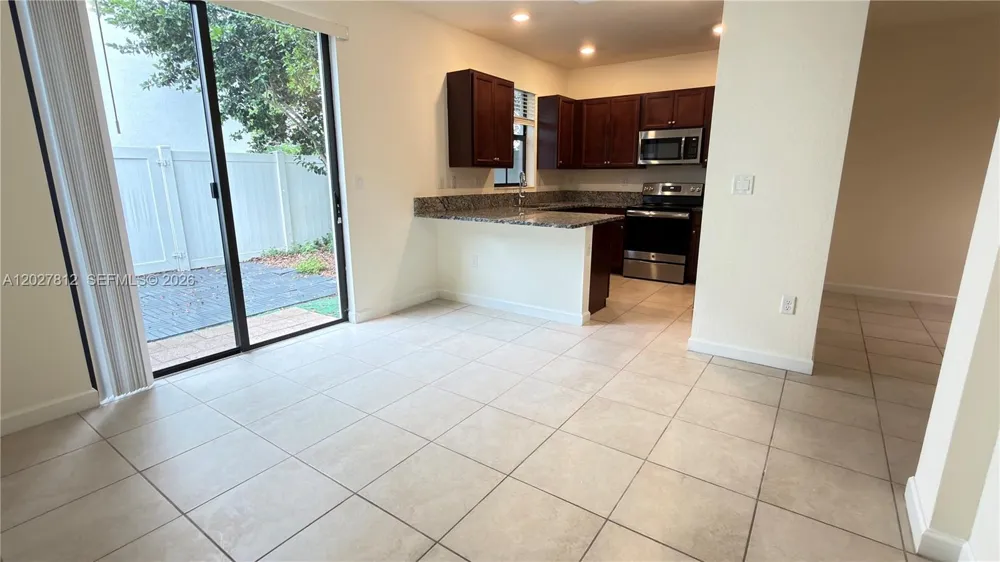 3342 W 104th Ter Hialeah, FL 33018