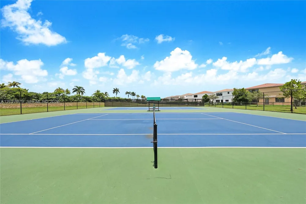 476 NE 194th Ter Miami, FL 33179