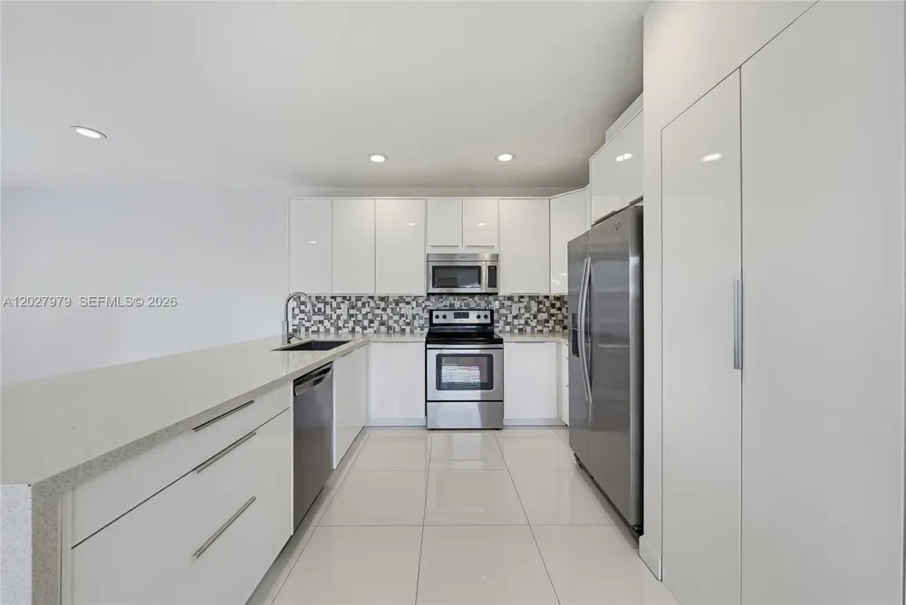 476 NE 194th Ter Miami, FL 33179