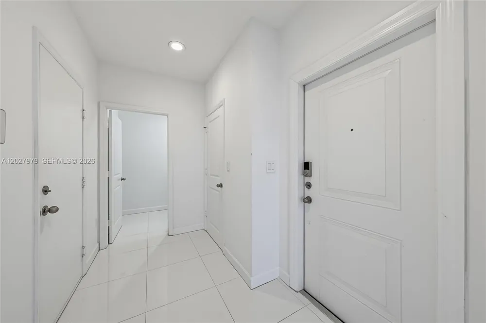476 NE 194th Ter Miami, FL 33179