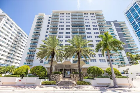 6917 Collins Ave #1404