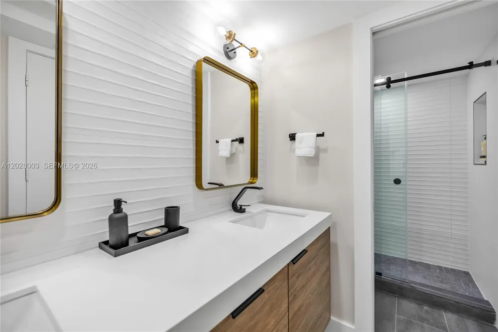 6917 Collins Ave #1404 Miami Beach, FL 33141