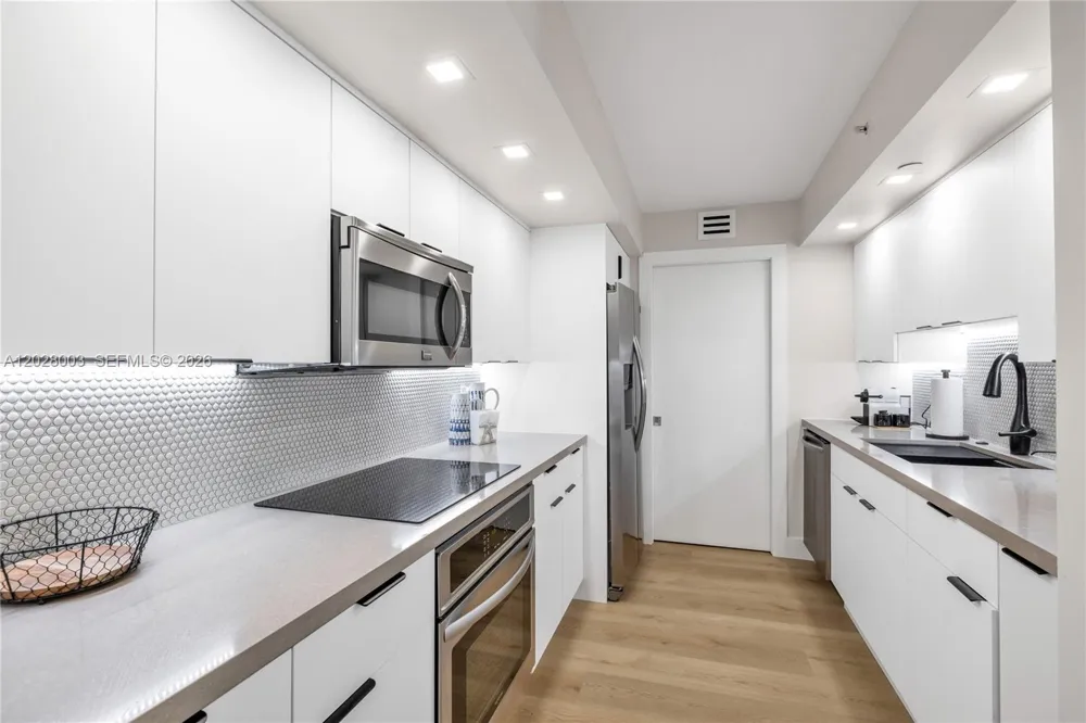 6917 Collins Ave #1404 Miami Beach, FL 33141