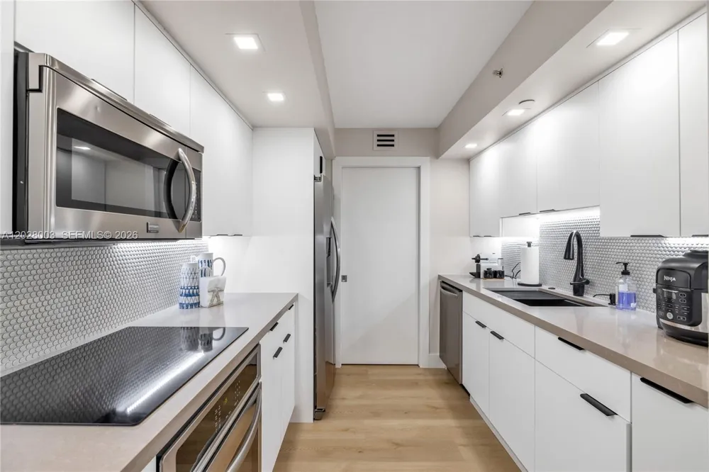 6917 Collins Ave #1404 Miami Beach, FL 33141