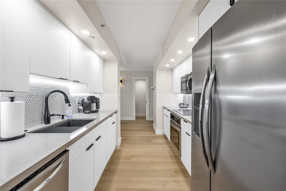6917 Collins Ave #1404 Miami Beach, FL 33141