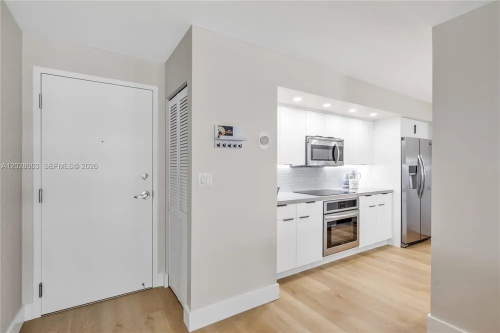 6917 Collins Ave #1404 Miami Beach, FL 33141