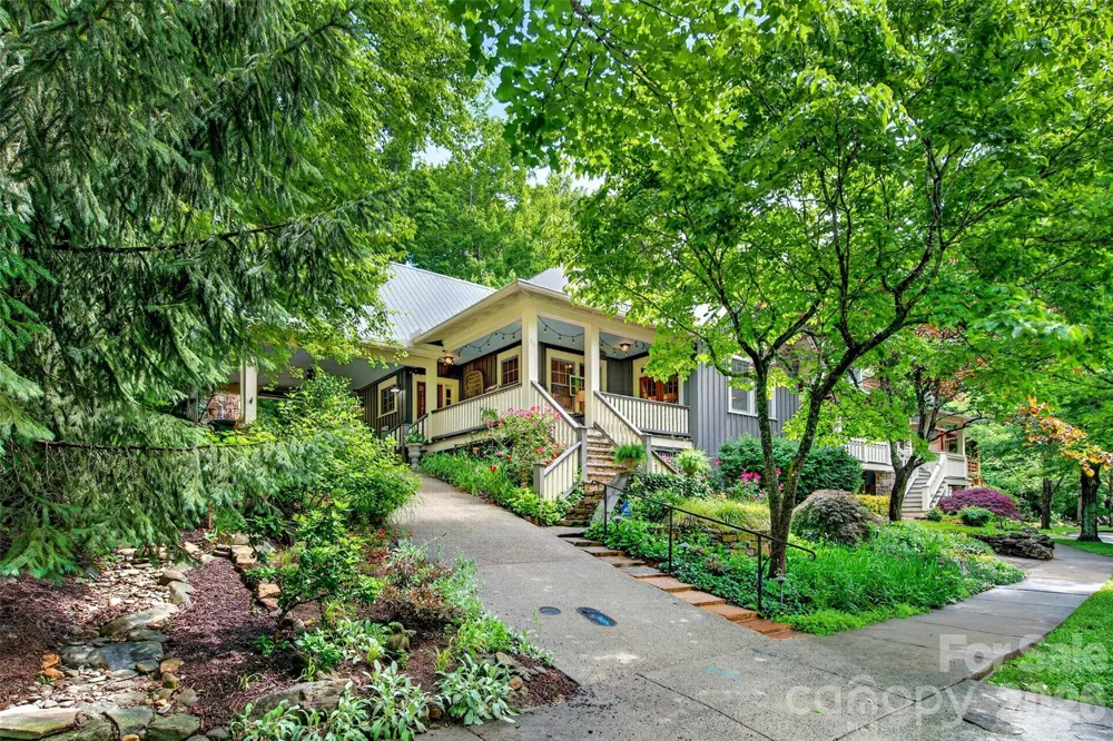 52 Cheshire Drive Black Mountain, NC 28711