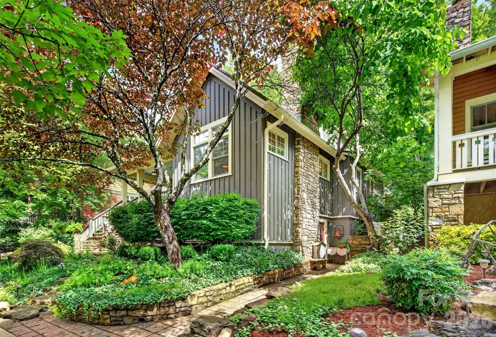52 Cheshire Drive Black Mountain, NC 28711