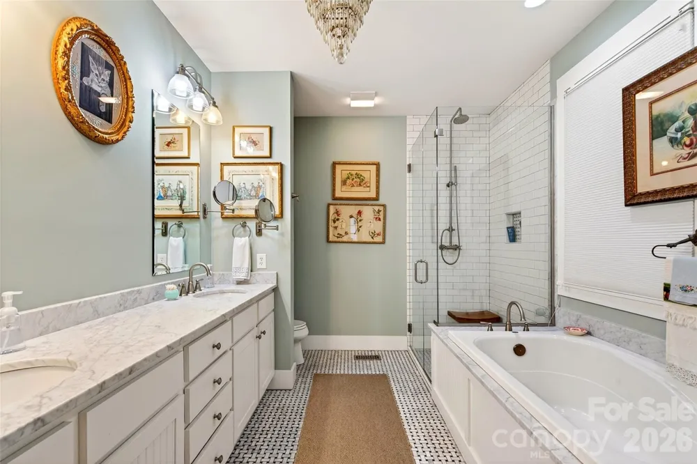 52 Cheshire Drive Black Mountain, NC 28711