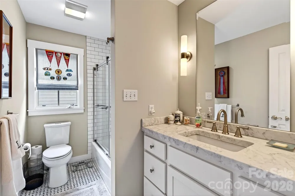 52 Cheshire Drive Black Mountain, NC 28711