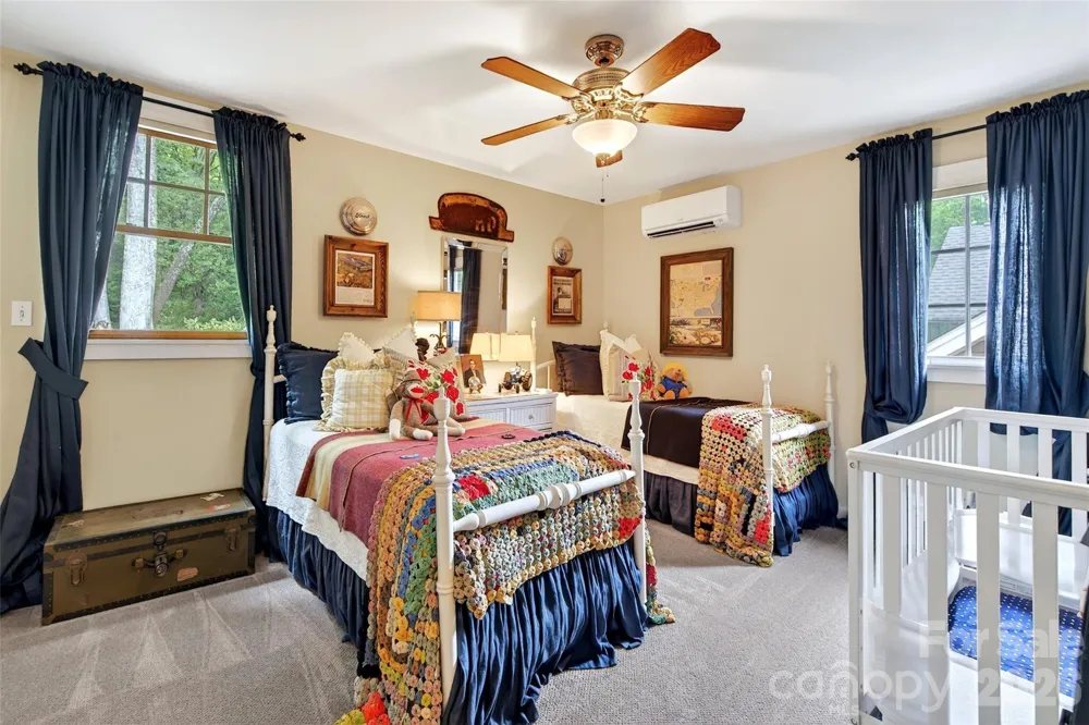 52 Cheshire Drive Black Mountain, NC 28711