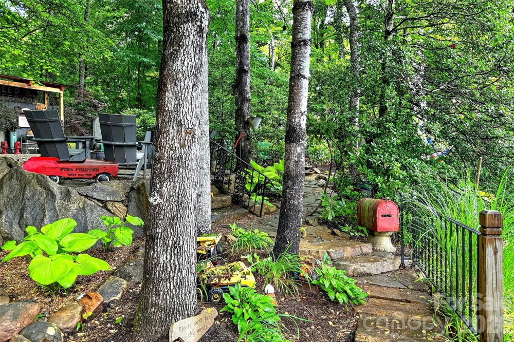 52 Cheshire Drive Black Mountain, NC 28711