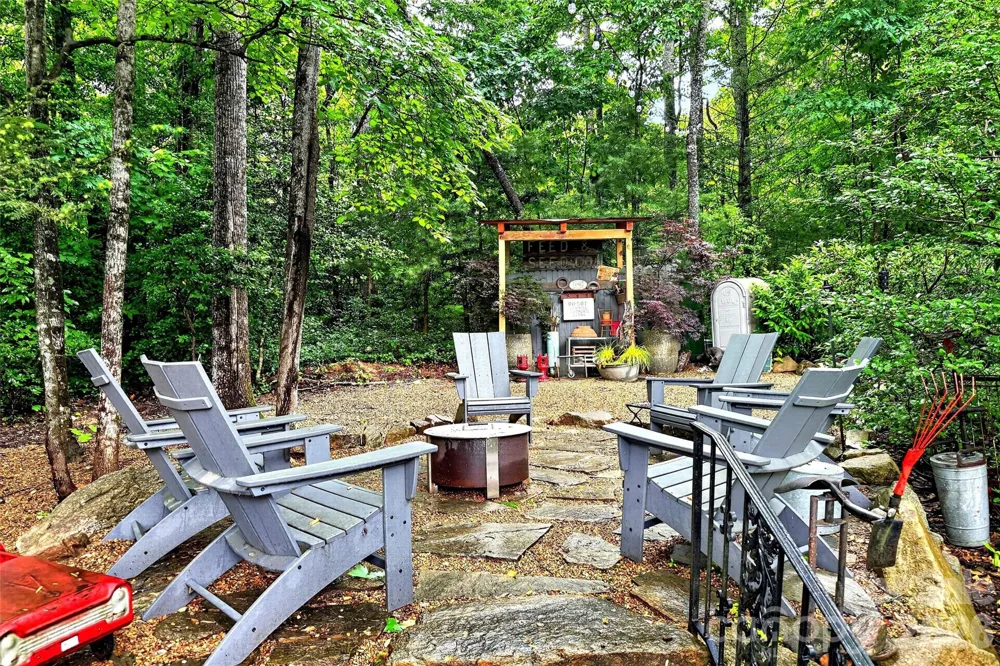 52 Cheshire Drive Black Mountain, NC 28711