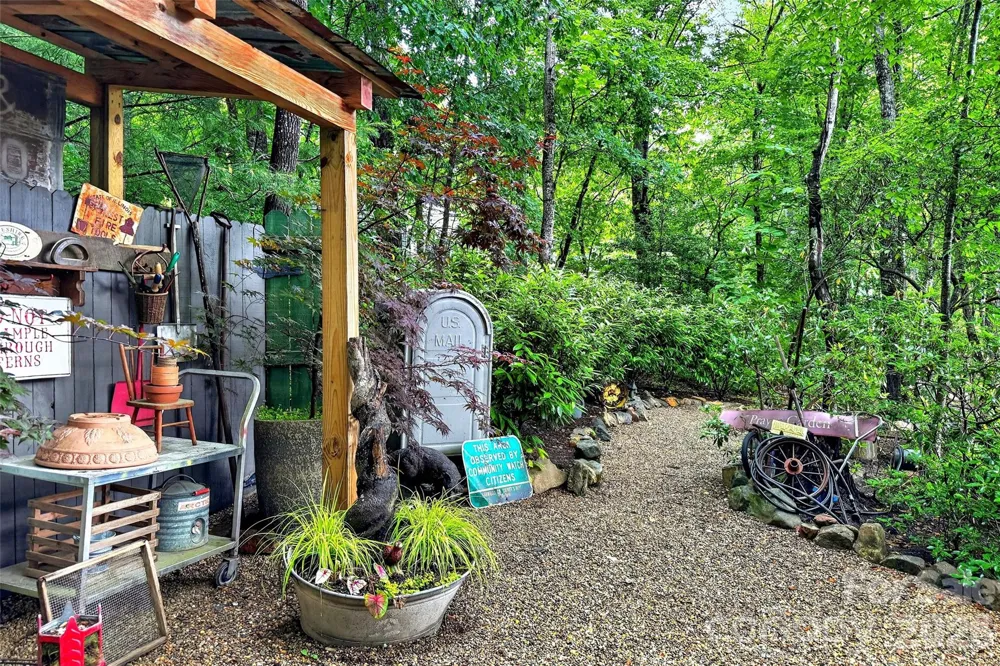52 Cheshire Drive Black Mountain, NC 28711