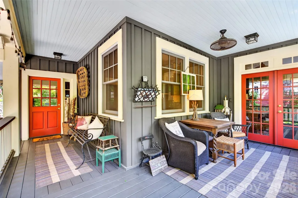 52 Cheshire Drive Black Mountain, NC 28711